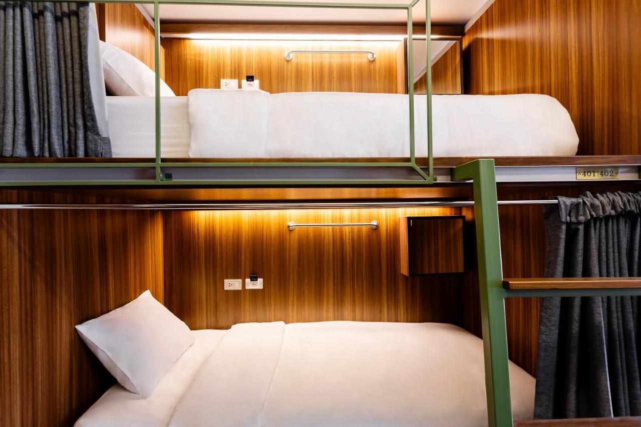 Khunluang Hostel (Adults Only) Chiang Mai Esterno foto
