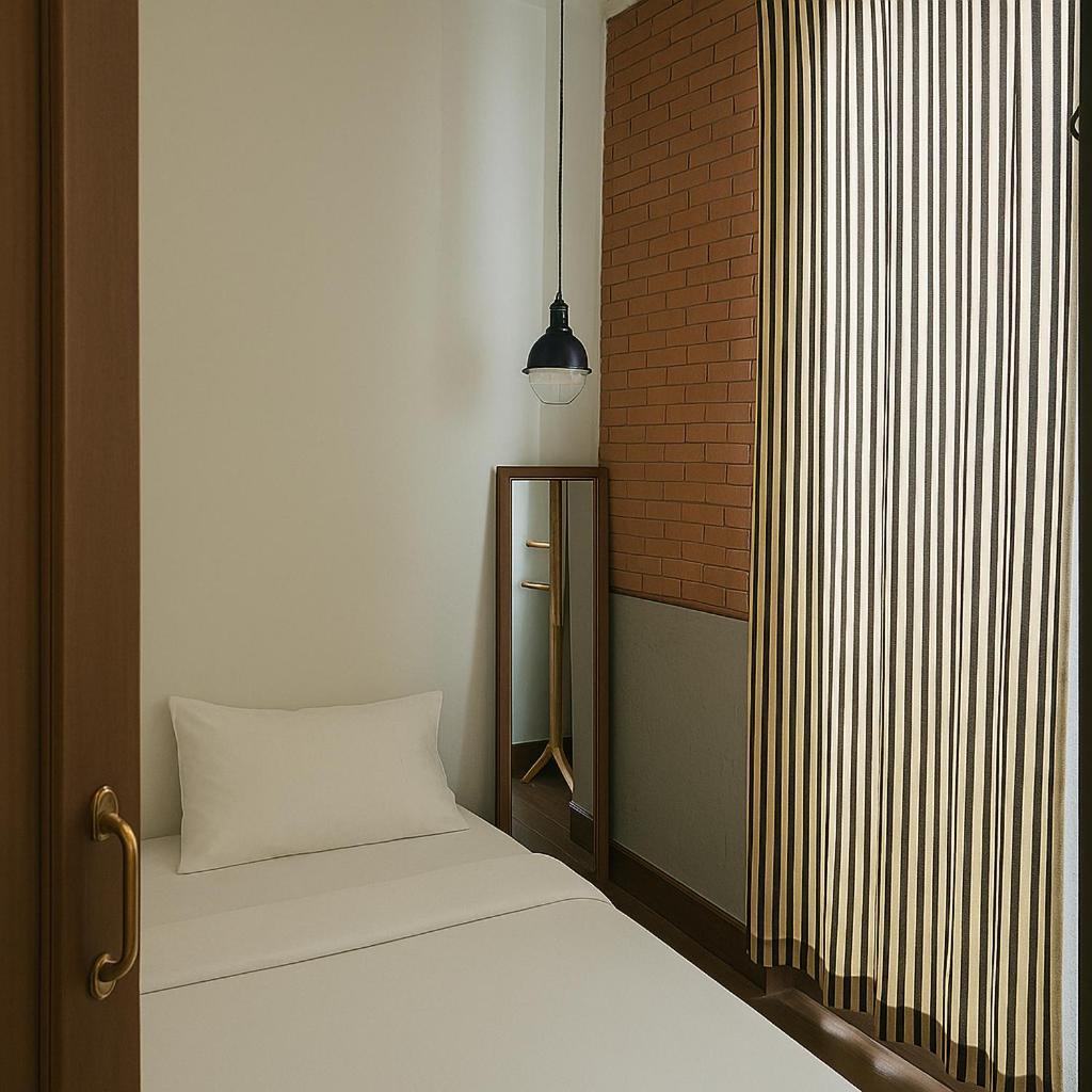 Khunluang Hostel (Adults Only) Chiang Mai Esterno foto