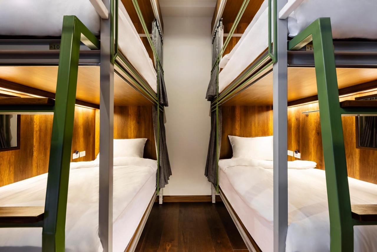 Khunluang Hostel (Adults Only) Chiang Mai Esterno foto